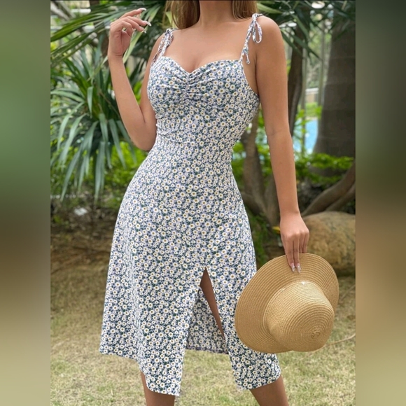 Boutique Dresses & Skirts - NEW Boho Floral Ruched Midi Summer Dress Cornflower Blue Yellow White Daisy